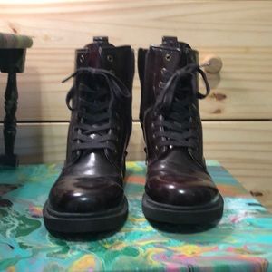 Lace-up and zip combat boots